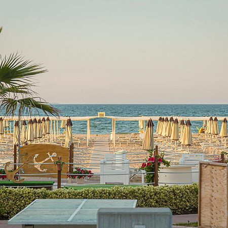 Hotel Avana Fronte Mare 里乔内 外观 照片