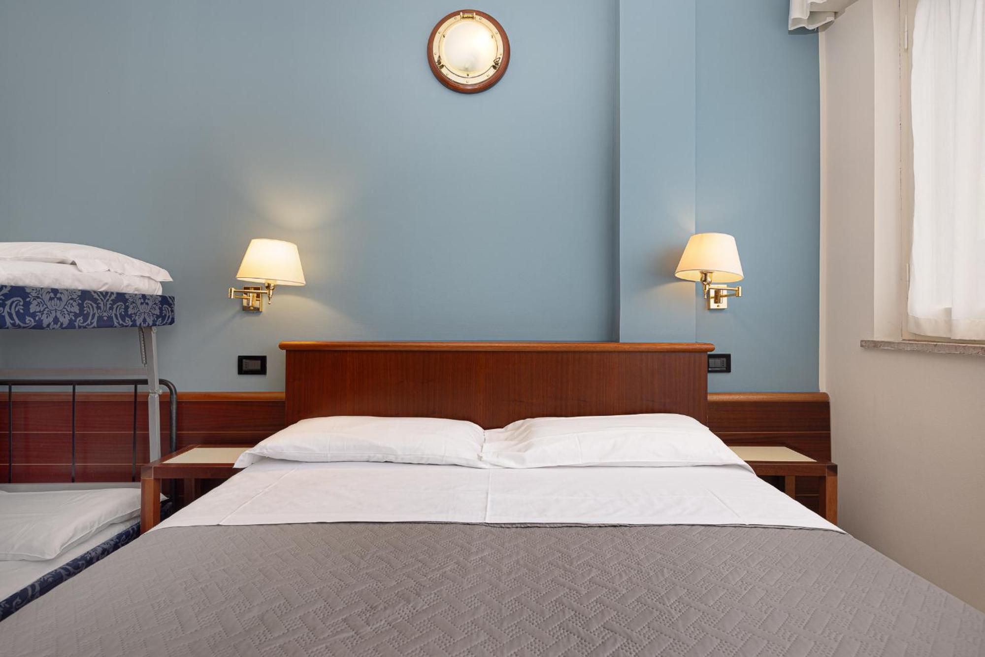 Hotel Avana Fronte Mare 里乔内 外观 照片
