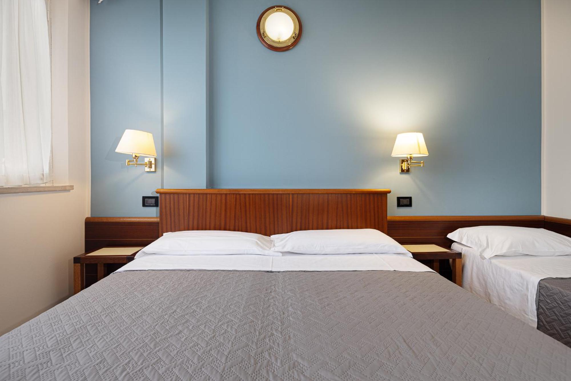 Hotel Avana Fronte Mare 里乔内 外观 照片