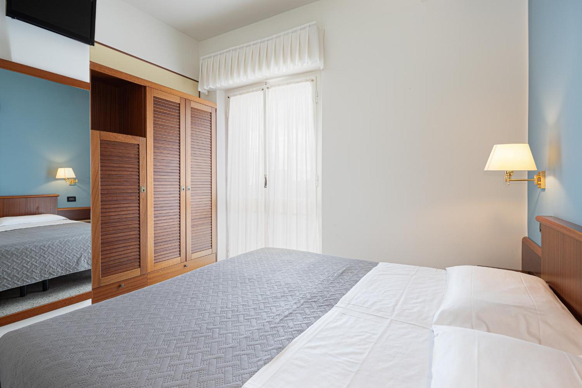 Hotel Avana Fronte Mare 里乔内 外观 照片