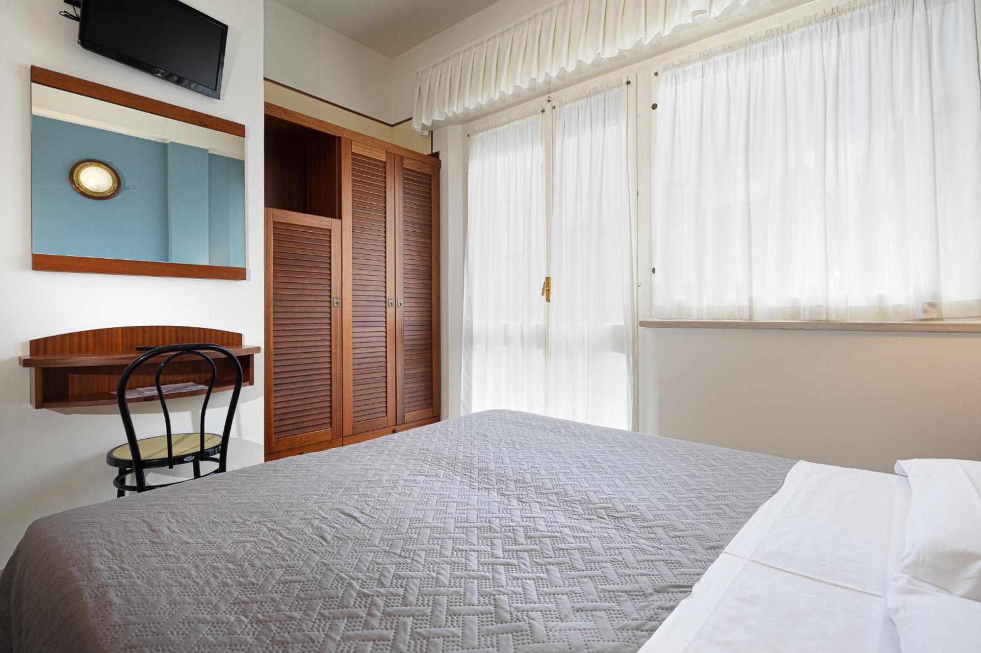 Hotel Avana Fronte Mare 里乔内 外观 照片