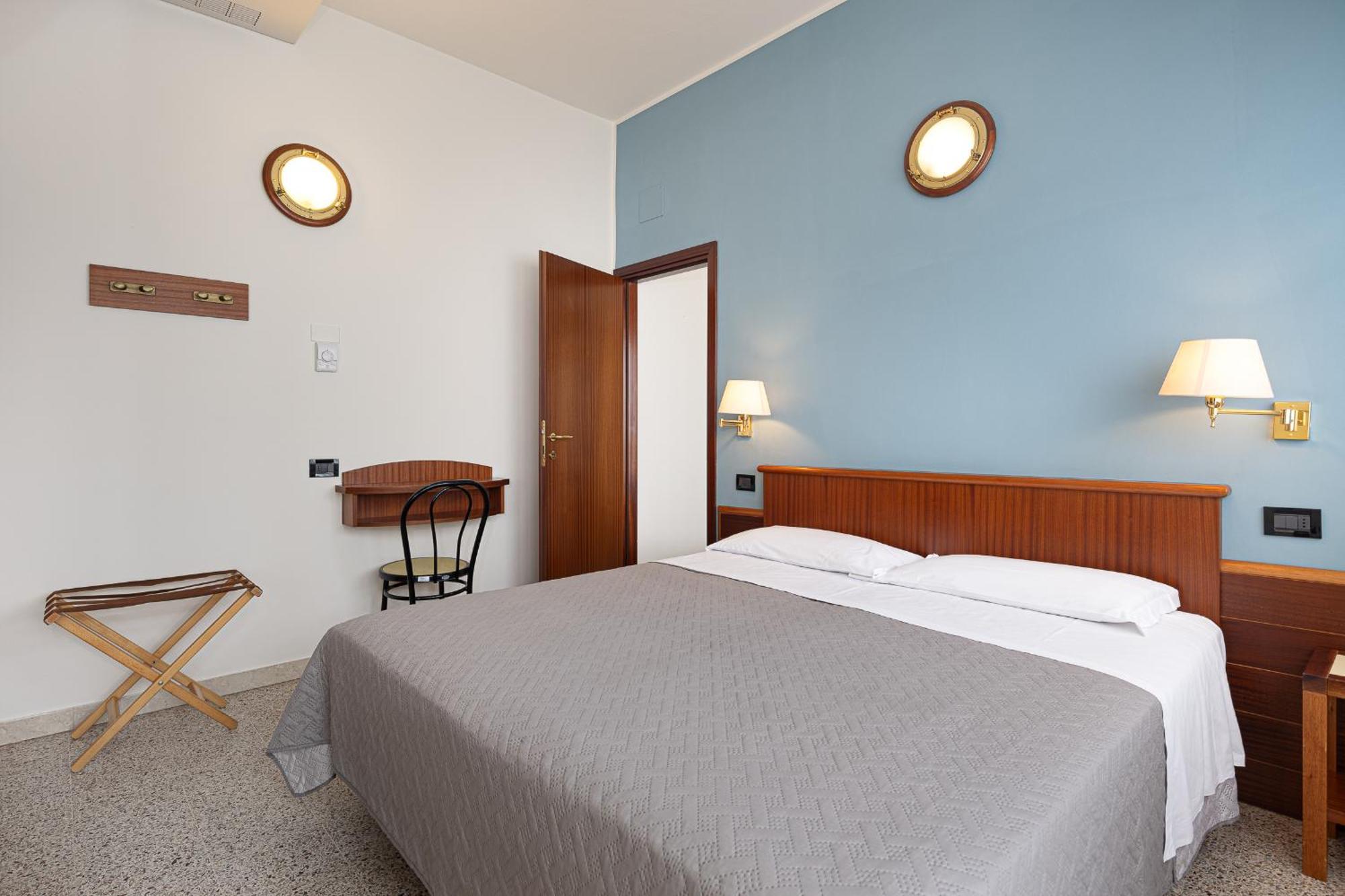 Hotel Avana Fronte Mare 里乔内 外观 照片