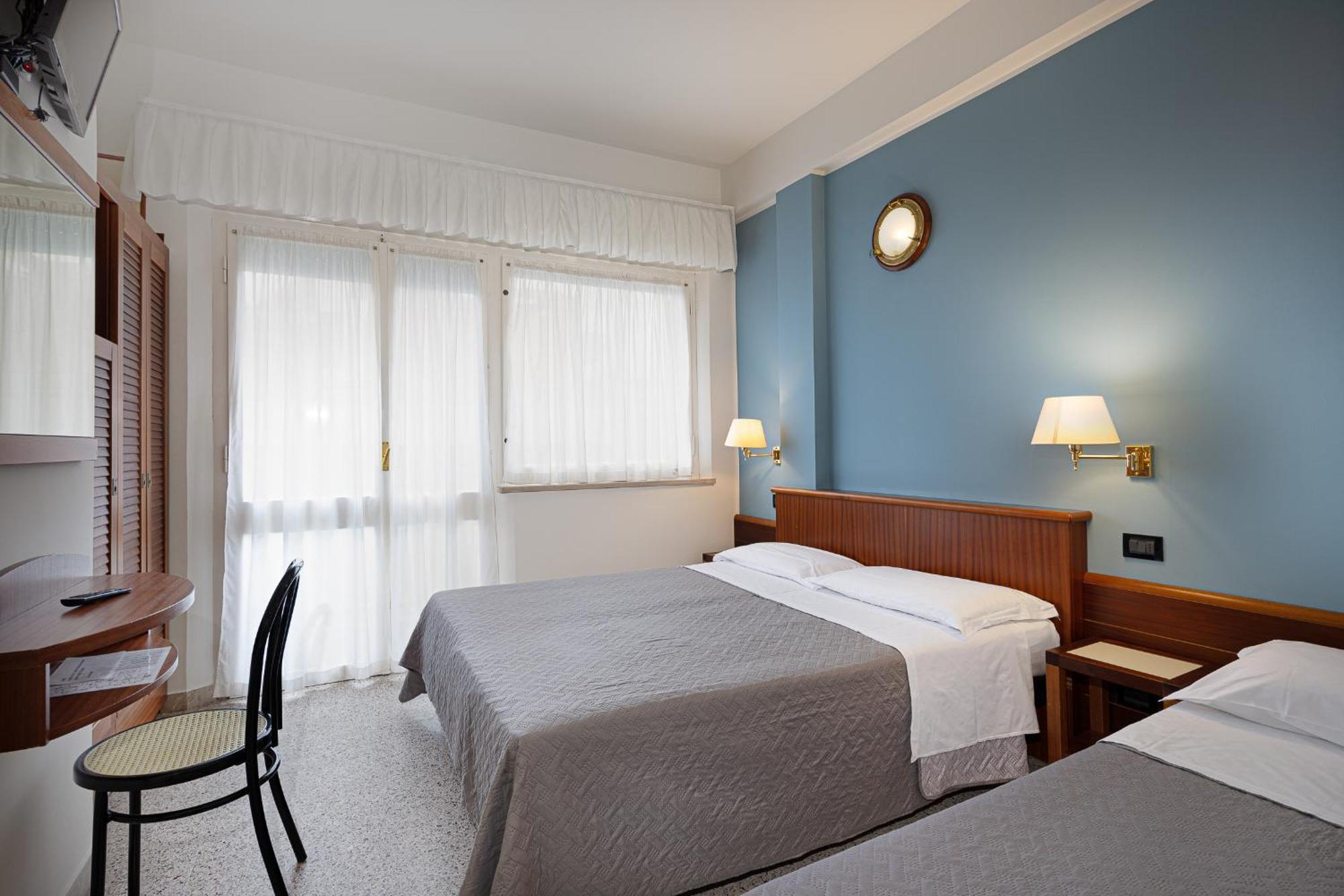 Hotel Avana Fronte Mare 里乔内 外观 照片