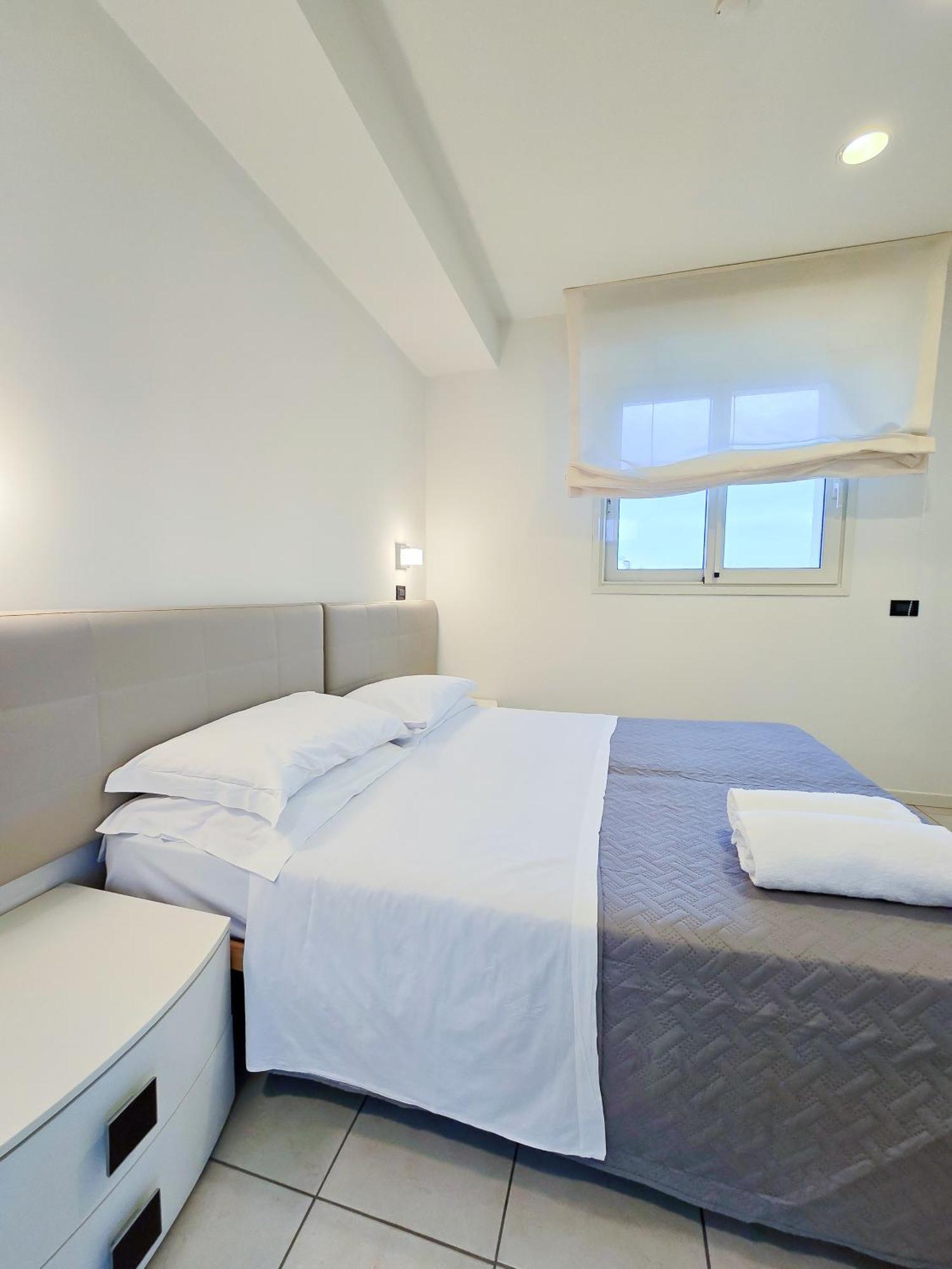 Hotel Avana Fronte Mare 里乔内 外观 照片