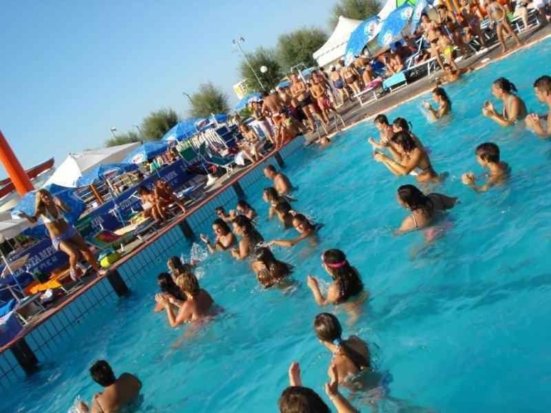 Hotel Avana Fronte Mare 里乔内 外观 照片