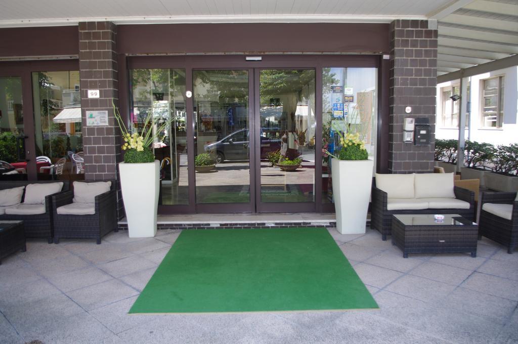 Hotel Avana Fronte Mare 里乔内 外观 照片