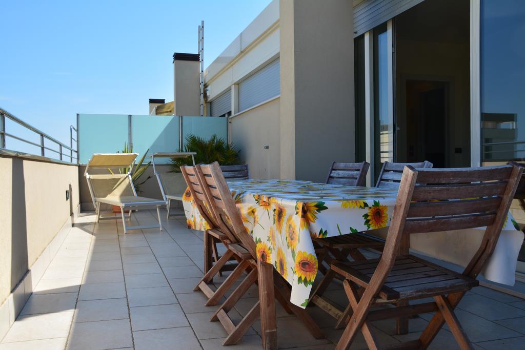 Hotel Avana Fronte Mare 里乔内 外观 照片