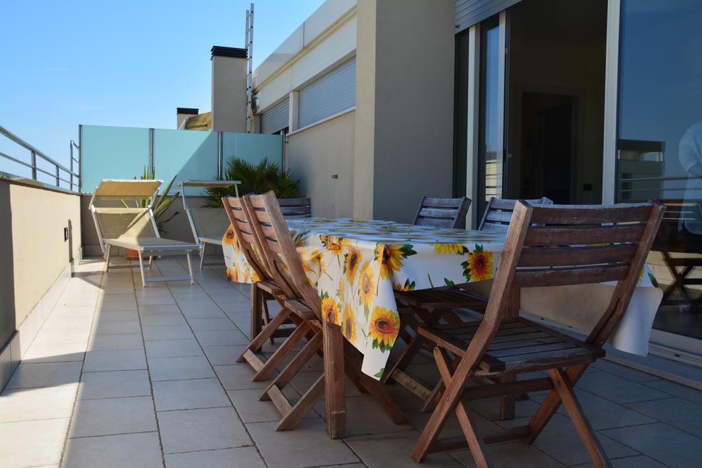 Hotel Avana Fronte Mare 里乔内 外观 照片