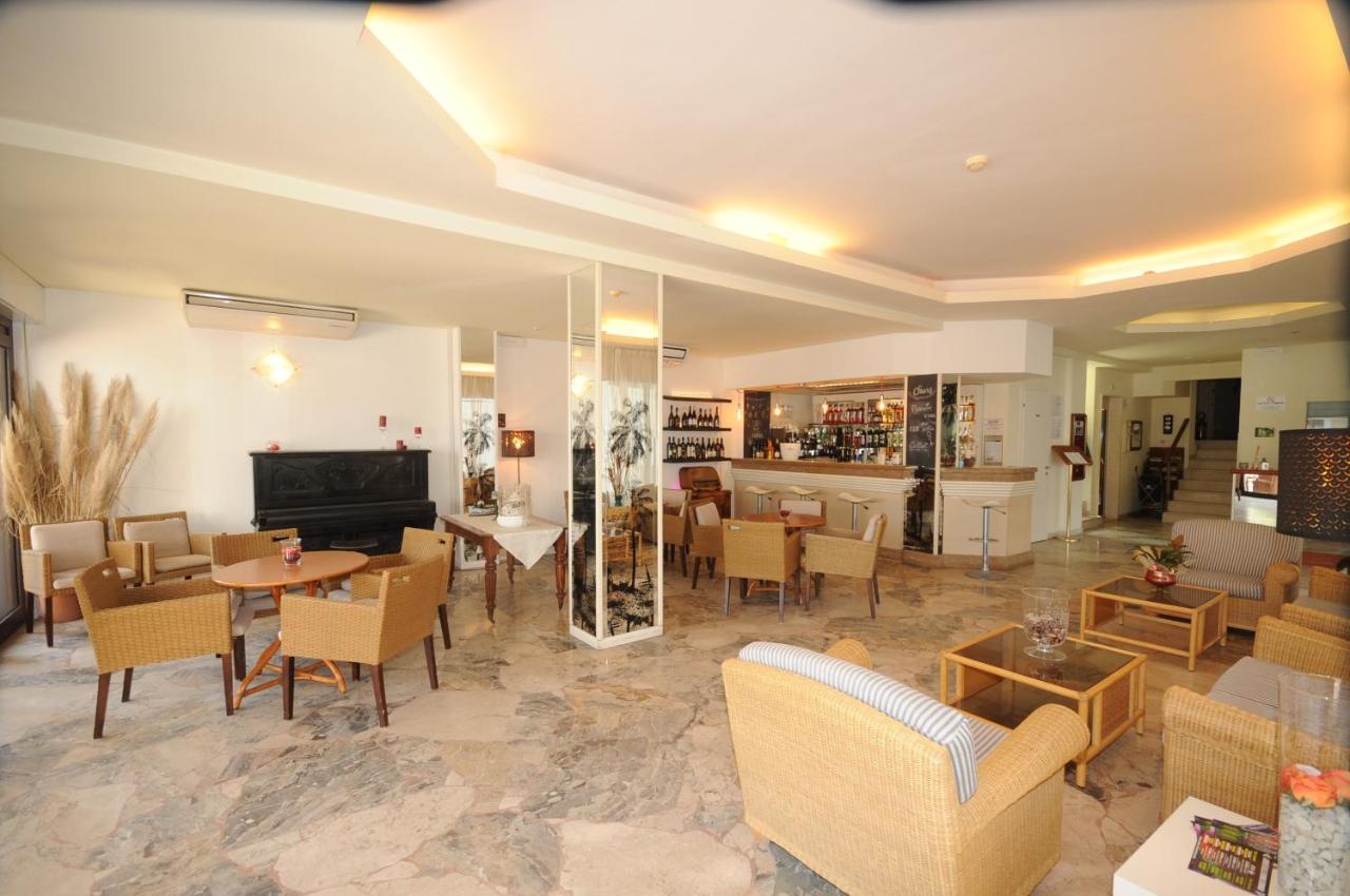 Hotel Avana Fronte Mare 里乔内 外观 照片